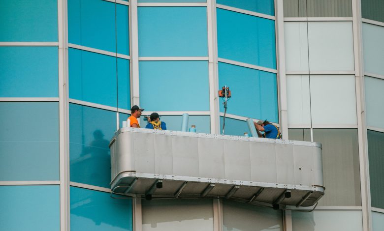 The Vomela Companies, a specialty graphics provider based in St. Paul, Minnesota, installed this massive building wrap on the new 3M corporate headquarters. Image courtesy of 3M.