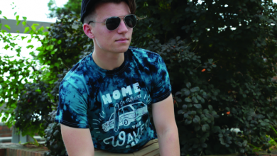decorating tie-dye shirts