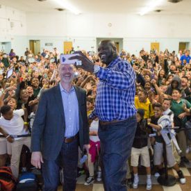 O'Neal visited Daniel Webster Middle School to hear students talk about their career aspirations. (Image courtesy Epson)