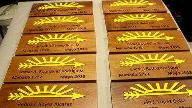wood cutting engraving awards plaques custom gifts customization design