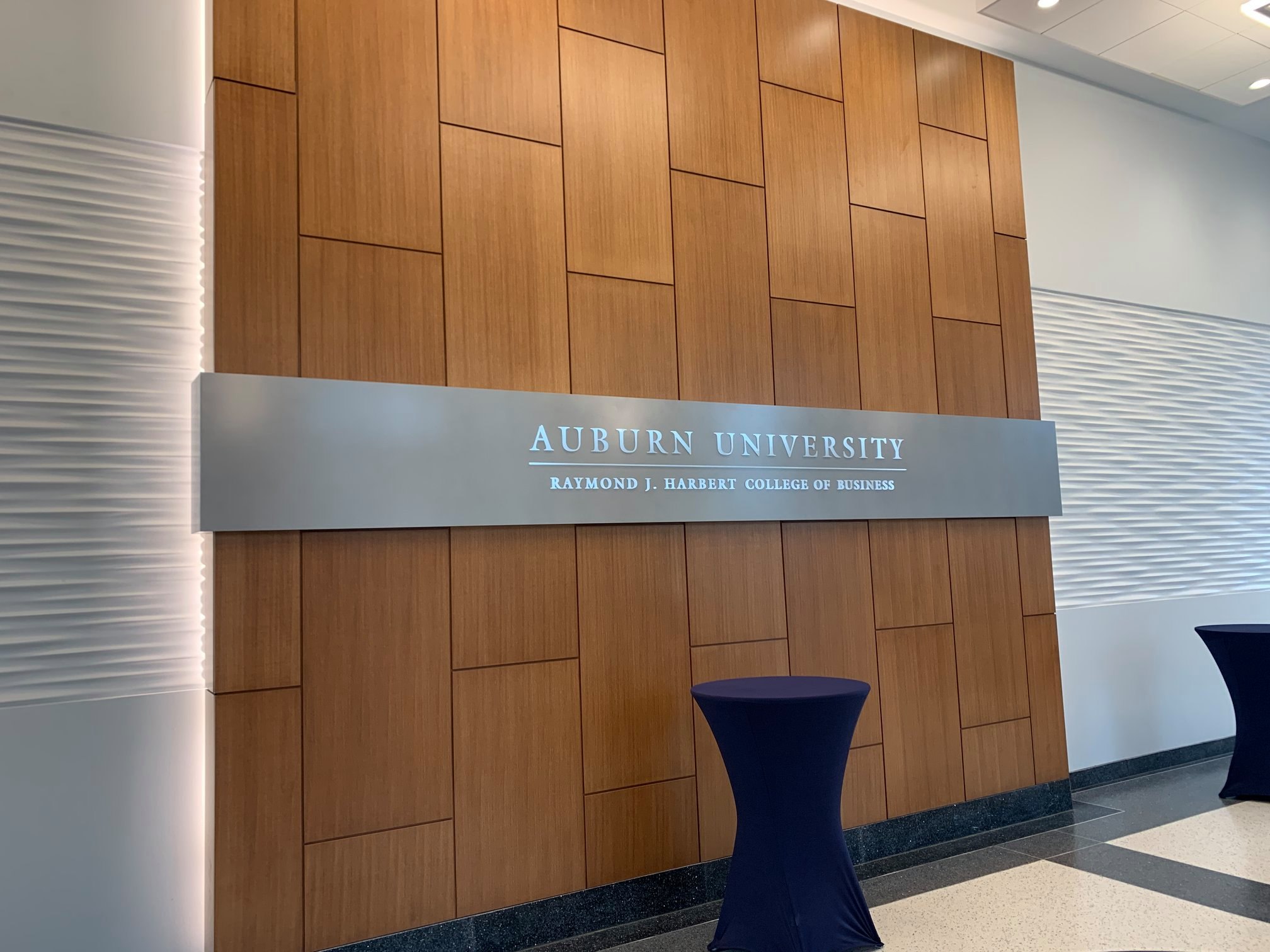 Featured Project Tiger Signage GRAPHICS PRO