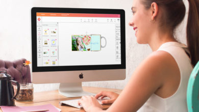 Woman at computer using Sawgrass CreativeStudio