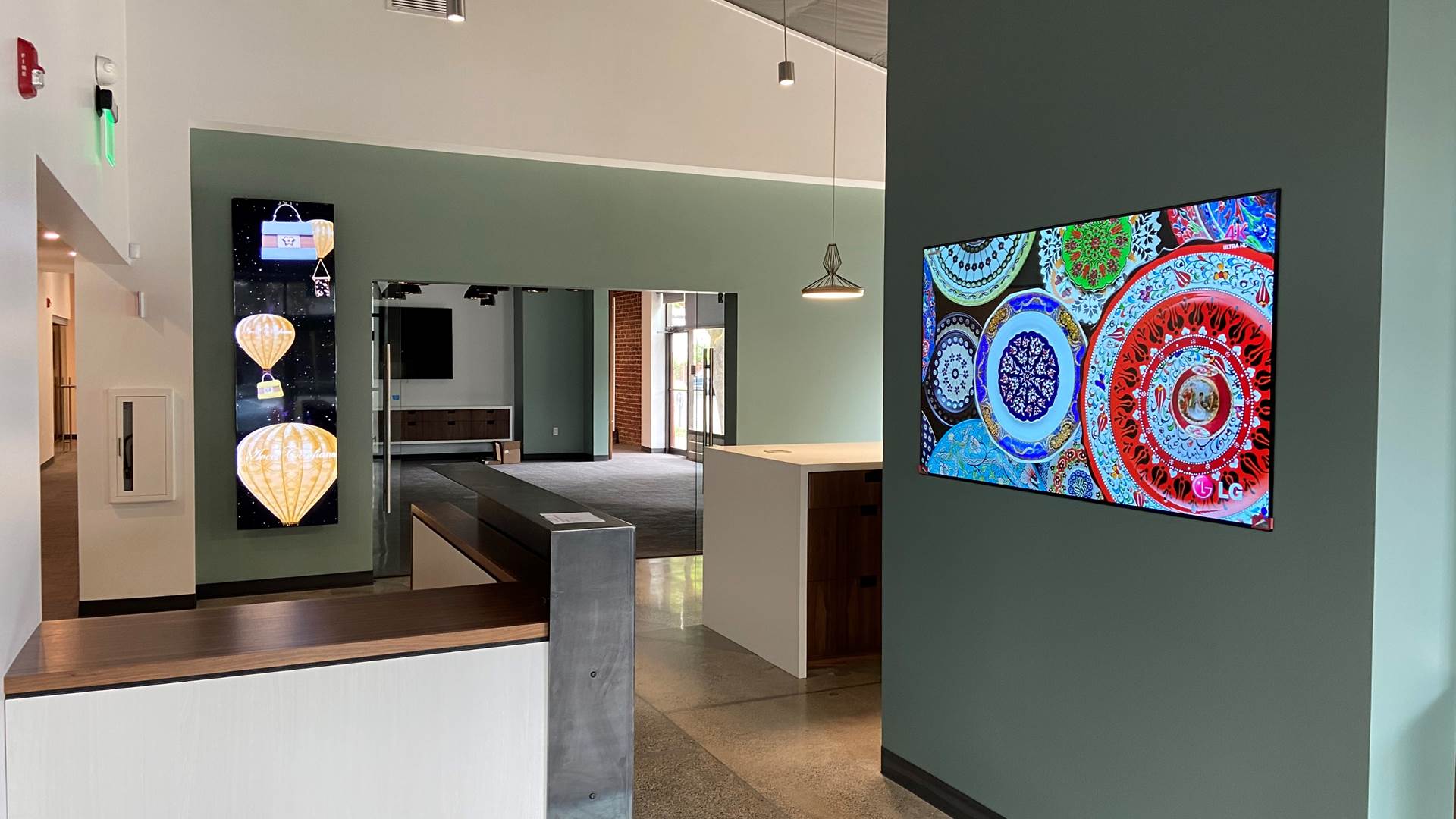 LG Business Solutions USA displays