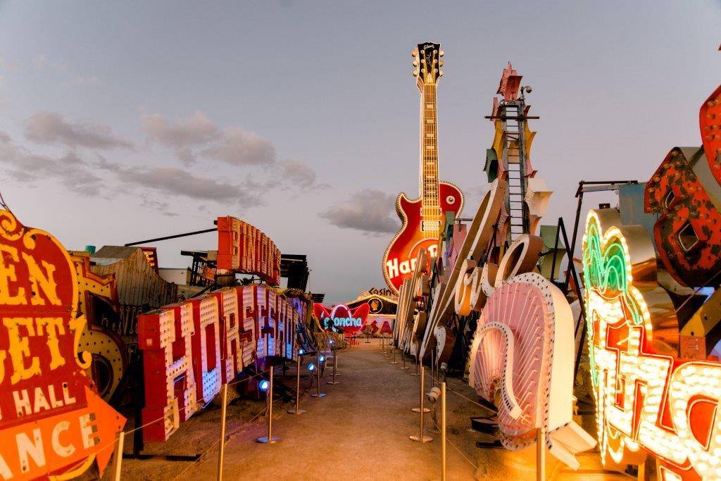 neon museum        
        <figure class=