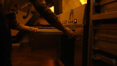 Screen drying cabinet