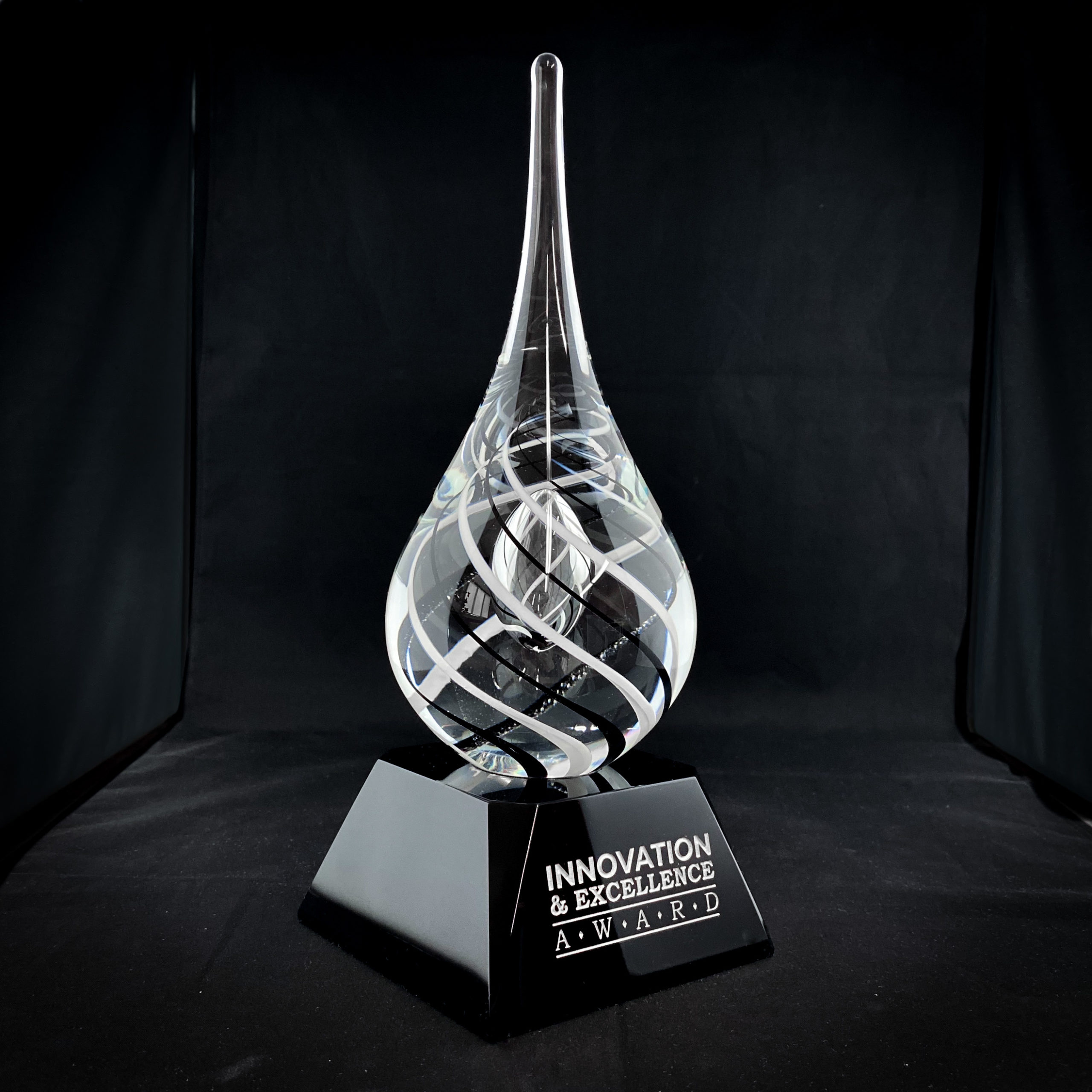 sandcarved-award-swirl-glass-0485