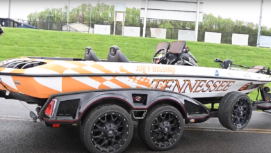 UT fishing team boat wrap