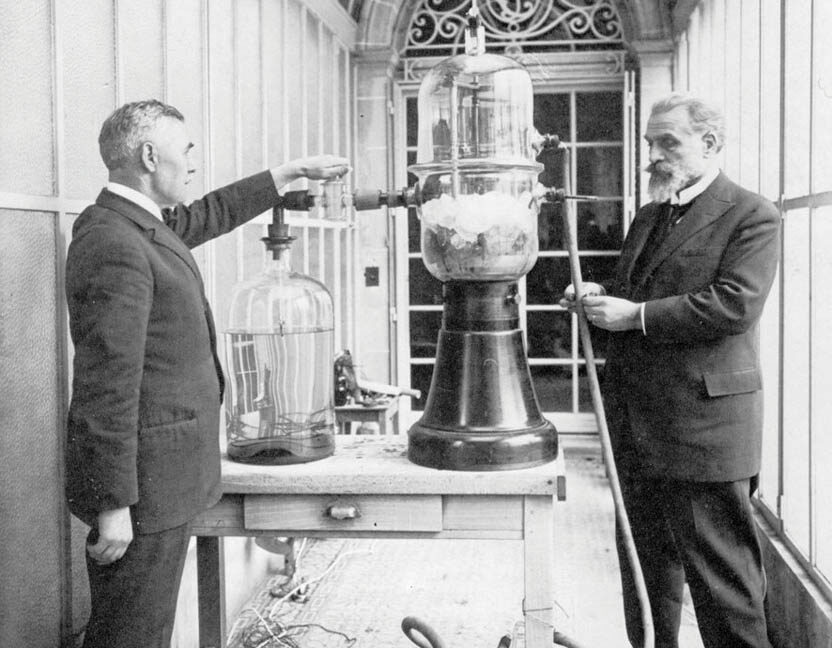 Georges Claude 1926 neon signs 1 e1744668009237