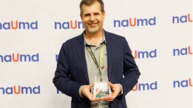 AJ Steger, FiberLok president, receives NAUMD 2025 Innovation Award for Decoration (Image courtesy of FiberLok)