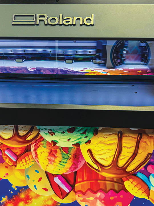 Mumm Chicago Wrap printer printing ice cream wrap